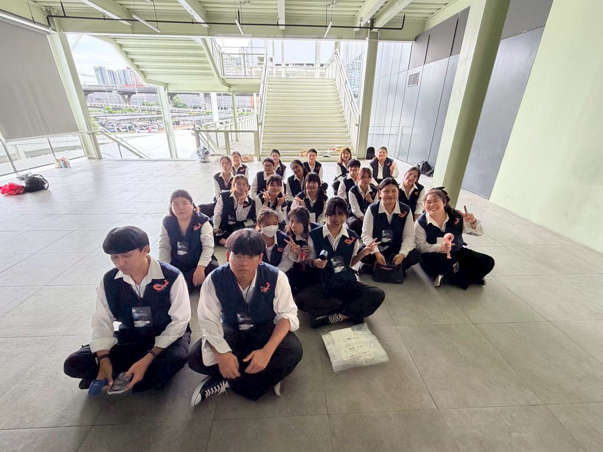 JCrewStaffUsher's tweet photo. Job : NONT TANONT THE MOMENT OF SPECTACLE CONCERT  
Venue : BITEC Live 
Date : 16.05.2026
Client🙏🏻 LOVEiS

Special Thanks🤍 The Security Af Team
Thanks Team🧡 Staff / Usher

#THEMOMENTOFSPECTACLECONCERT
#Jcrewteam
#Jcrewfamily https://t.co/nh5paK4c4l
