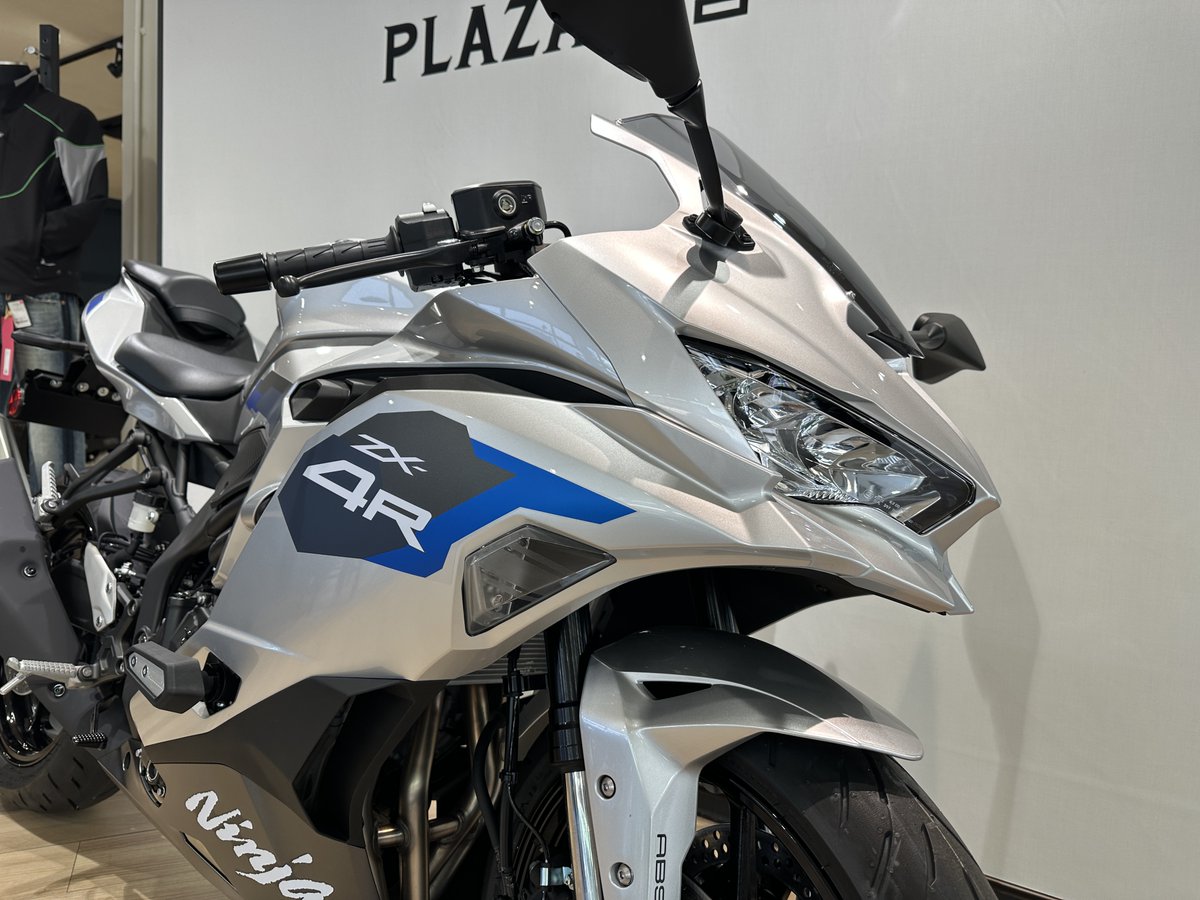 2027年モデル「Ninja ZX-4R SE」ギャラクシーシルバーが入荷しました