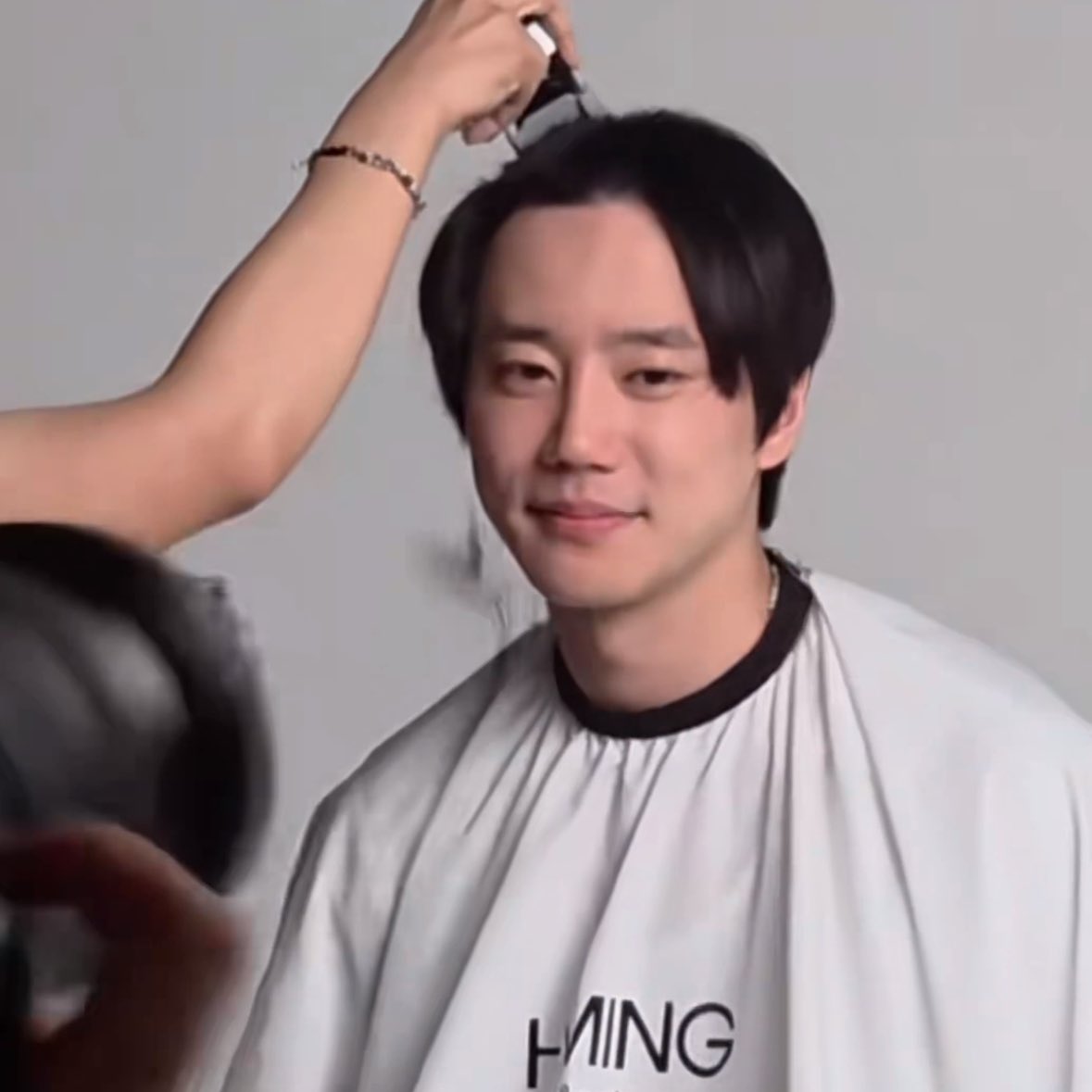 jjundda's tweet photo. 반쪽 밀린 얼굴 딸기삔아기준영이랑 욘니똑같잖아 ㅋㅋㅋㅋㅋㅋㅋㅋㅋㅋㅋㅋㅋㅋㅋㅋㅋㅋㅋㅋㅋㅋㅋㅋㅋㅋㅋㅋㅋ https://t.co/yGIiALO8KD