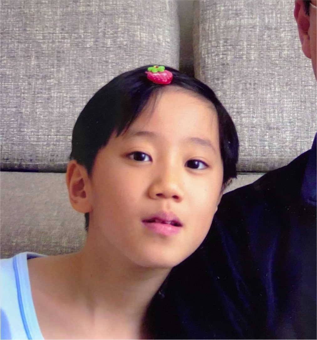 jjundda's tweet photo. 반쪽 밀린 얼굴 딸기삔아기준영이랑 욘니똑같잖아 ㅋㅋㅋㅋㅋㅋㅋㅋㅋㅋㅋㅋㅋㅋㅋㅋㅋㅋㅋㅋㅋㅋㅋㅋㅋㅋㅋㅋㅋ https://t.co/yGIiALO8KD
