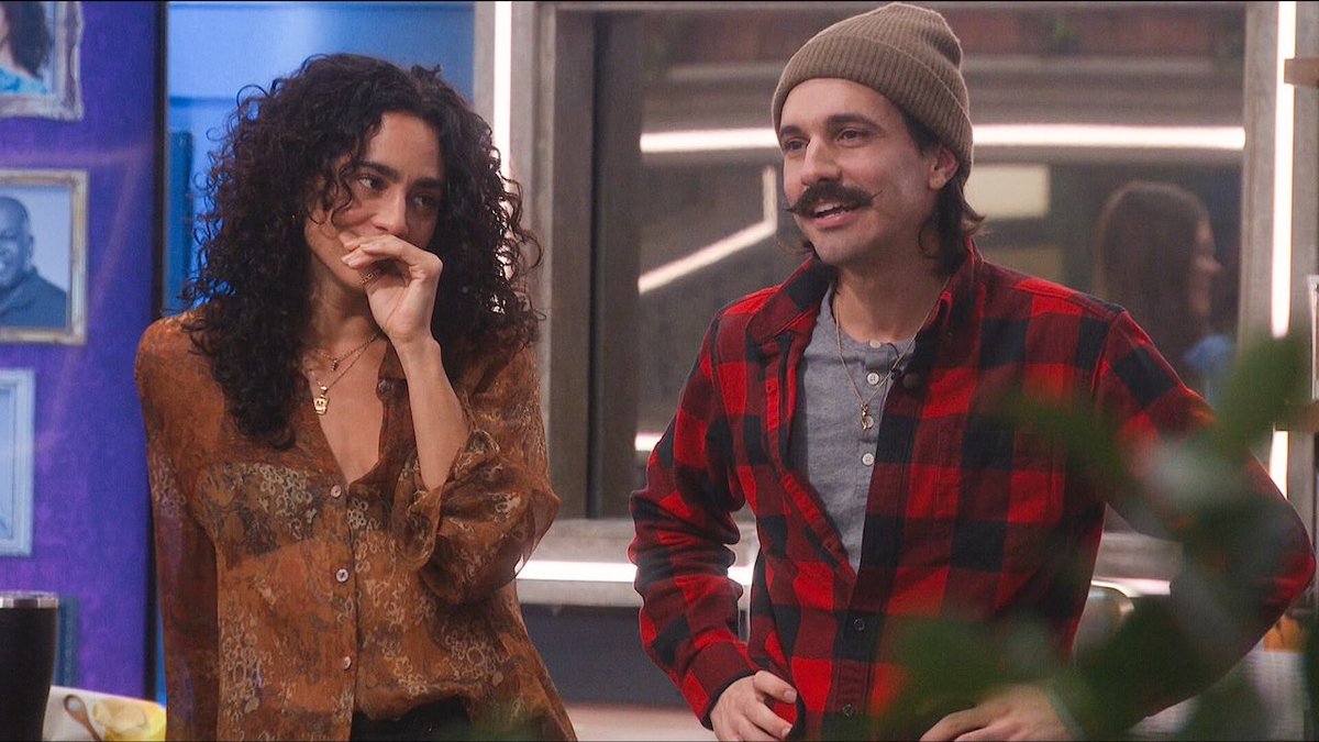 realitymatt04's tweet photo. Barrett calling himself a super fan only to play scared and contribute to a steamroll.. oh my super fans would NEVER #bb28 https://t.co/KDGky0iRsO