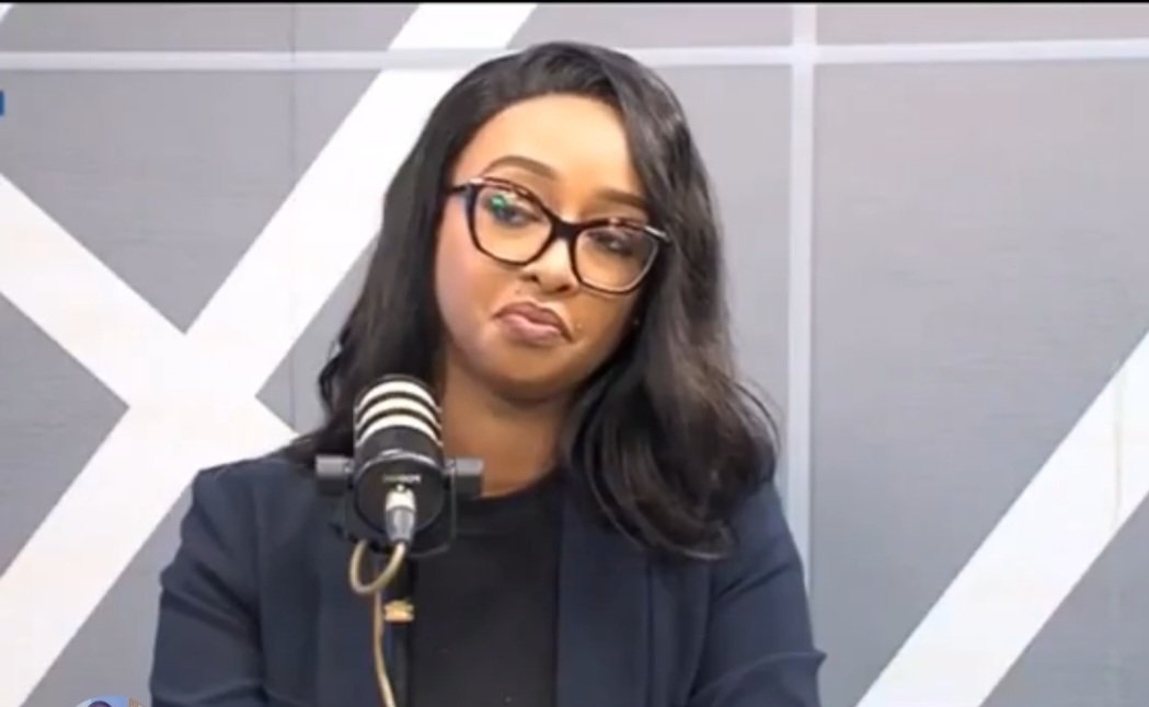 bogolla83's tweet photo. @vinguard254 That look she gave him while saying they're curious to see what will be sent their way ๐คฃ๐คฃ๐คฃ
Nigga got rescued coz he was about to become an idiot on national television ๐คฃ๐คฃ๐คฃ.
#newmeme https://t.co/8FpoFLaUDl