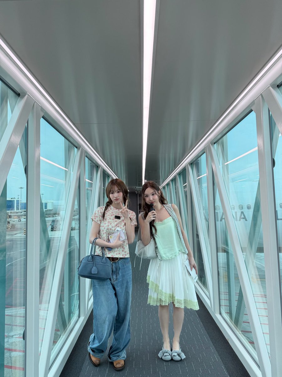 hvmomoring's tweet photo. NAMO GOING ON A TRIP OMG https://t.co/La9lpVfh7d