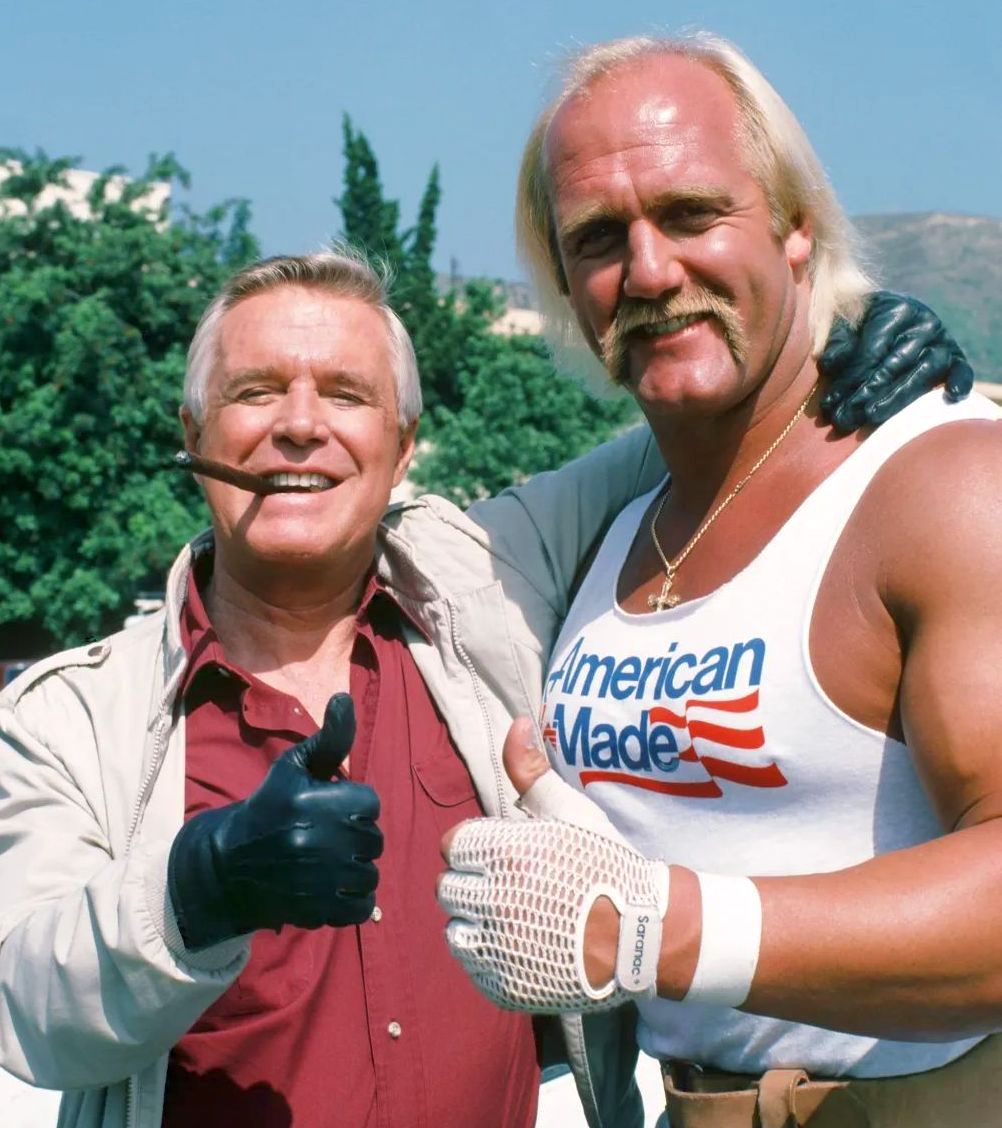 WWFWrestling1's tweet photo. 📸 It's Hannibal &amp; the Hulkster! Holy mackerel! #WWF #WWE #Wrestling #TheATeam #GeorgePeppard #HulkHogan https://t.co/QGvJvXagl0