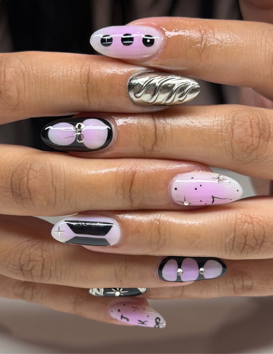 imisskoo's tweet photo. are we rocking with my bts nails😝😝 https://t.co/abU2l6HgAA