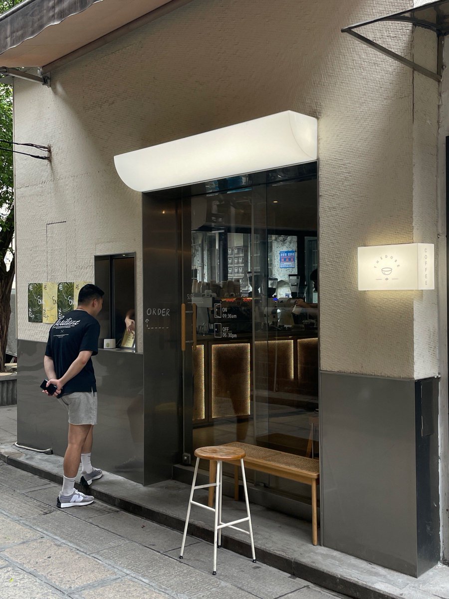 YZB2022's tweet photo. Just tried the brand-new rooftop coffee bar at downtown lane 7, the cold brew with house-made vanilla syrup hits different—sunset views + no line, game-changing weekday pick-me-up!， https://t.co/7omWNrKBko