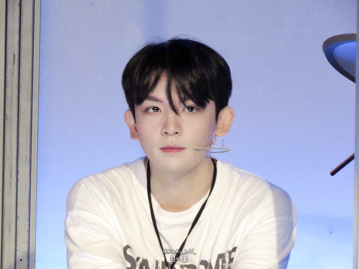 Ricky_bff_'s tweet photo. 창현이에겐 항상 행복한 일들만 가득했으면 좋겠따 .☘︎ ݁˖

#틴탑 #리키 #틴탑리키 #유창현 #TEENTOP #RICKY #6시퇴근 #맄은호 https://t.co/CwW9lJkRQ9