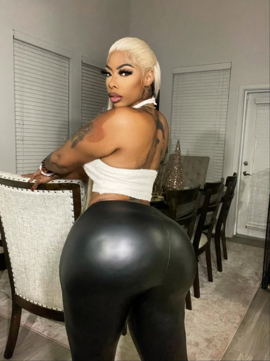 cakeduplee's tweet photo. They Say I Walk Around Looking Like A Compliment 🤏🏾 https://t.co/rcNlJPFcpt