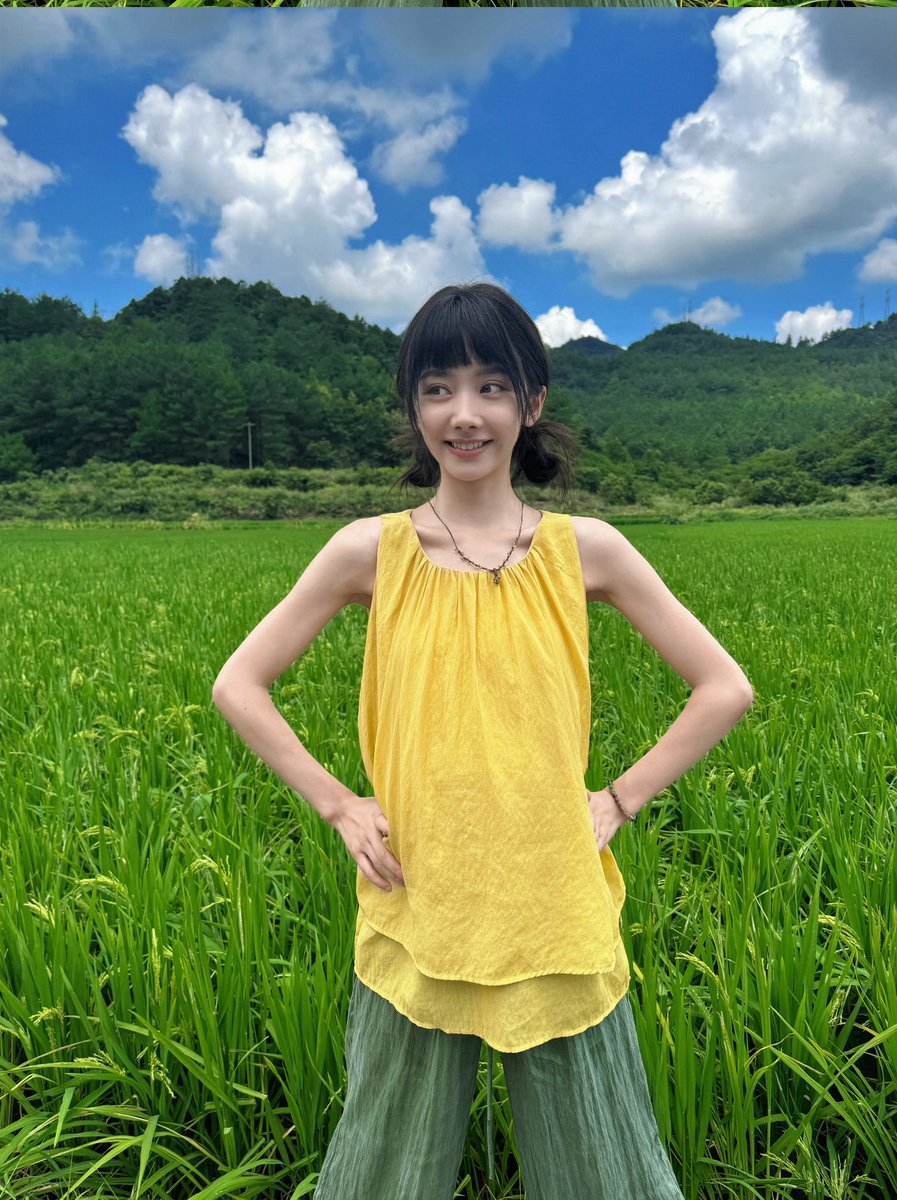 WYL_STYLE's tweet photo. My precious Xiao Fang 💚 

#WangYinglu #Yinglu #XiaoFang https://t.co/E78xSoUAtS