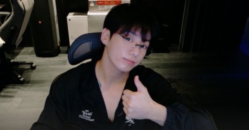 jungkook pics ♥︎ tweet media