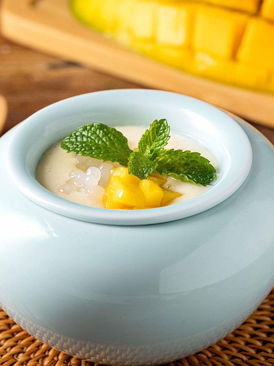 BmGalanakis's tweet photo. A warm u0026 fragrant Thai coconut chicken soup made with fresh lemongrass, lime leaves and galangal tonight. Pure comfort in every spoonful! https://t.co/oBxBQ3NFFW