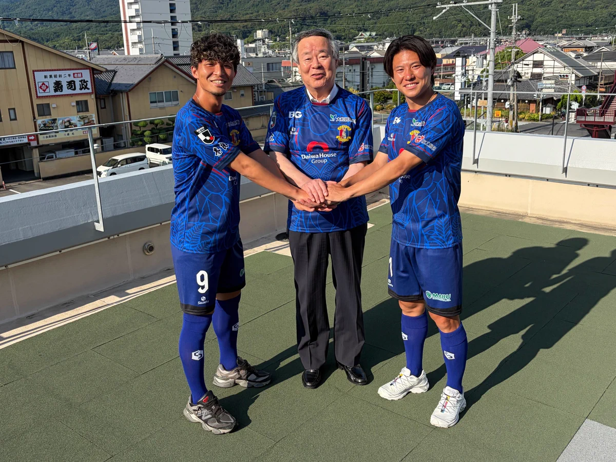 奈良クラブ Squadra 選手支給品 練習着 長袖 ピステ ハーフパンツ 上下 奈良クラブ on X: 