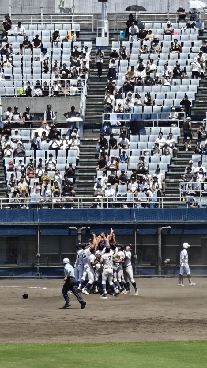 jip2023's tweet photo. 【祝】履正社優勝 https://t.co/0gDdk4A4LW