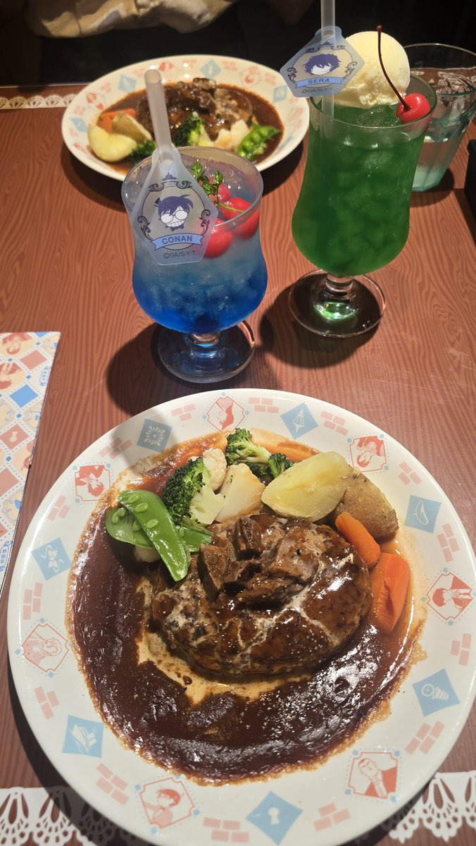 meicos_'s tweet photo. Got to visit @CONAN_CAFE_2026 on my first Japan trip! Enjoyed the food and merch ❤️ too bad they got sold out some merch I wanted, but maybe next time 🥰
#名探偵コナンカフェ2026 https://t.co/HfEbA4GW4Q