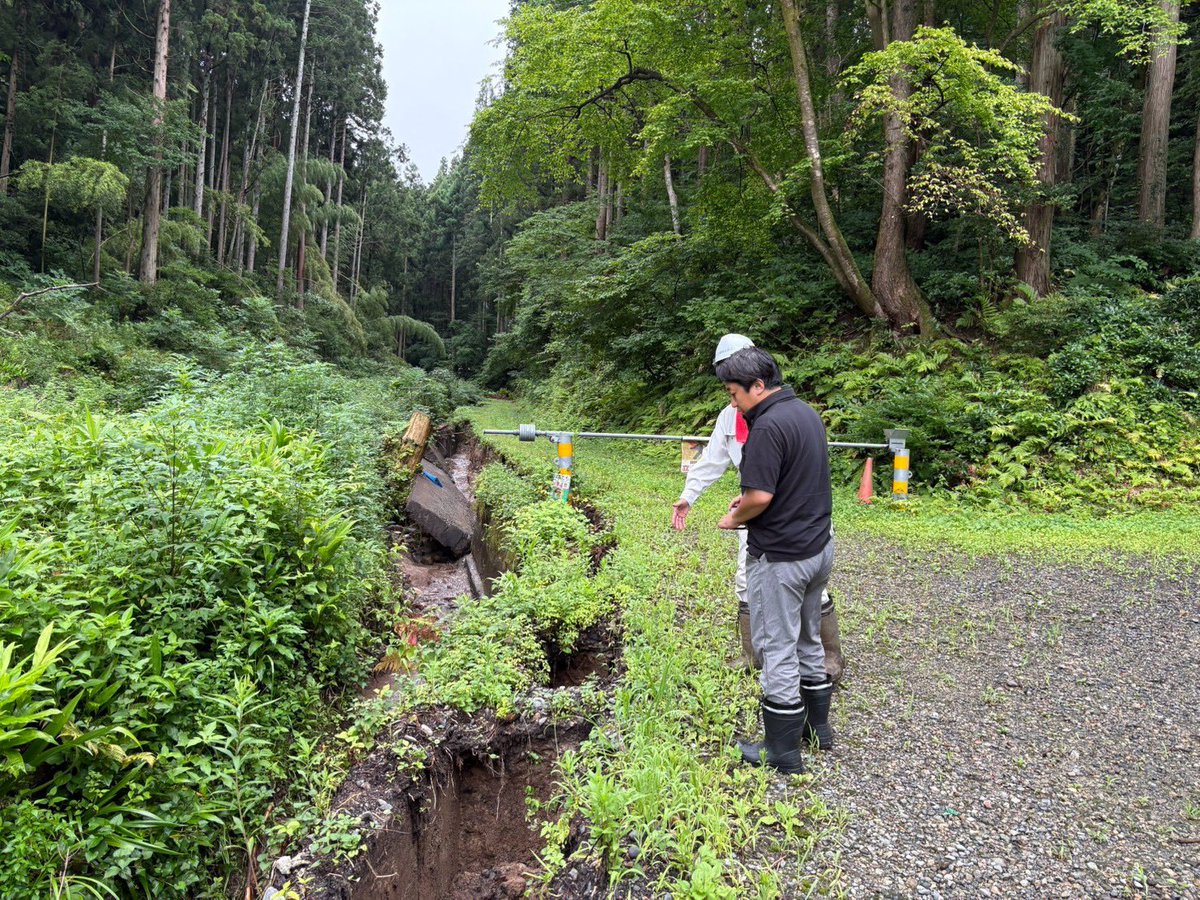 saito_hiroaki_'s tweet photo. #線状降水帯 による被害が発生しています

新発田市、阿賀野市などで、家屋の浸水、冠水、私有地や道路への土砂堆積、農地・河川の法面の崩落が発生しています

国、県、市町村、土地改良区など関係機関と連携して、対応に努めます

地盤が緩んでおります。被害の拡大や今後の雨にご留意ください https://t.co/eZjIRYKNrm