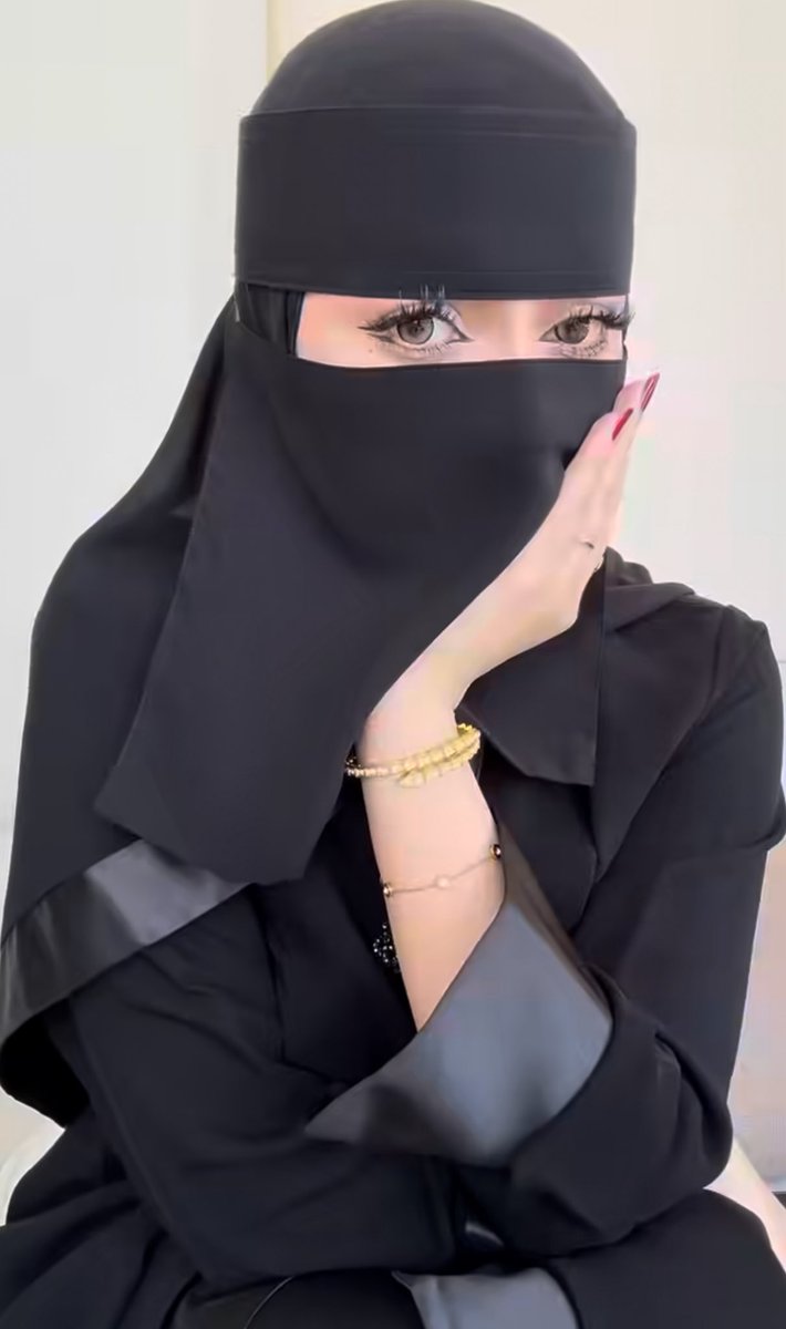 ta80604545's tweet photo. اختك المراهقه اللي ترفع صوتهاااا عليك 🤫
وتدعسك كل يوم يا مهان معذبتك بطيزها يابوبي ؟ https://t.co/gYvMBqCUaM