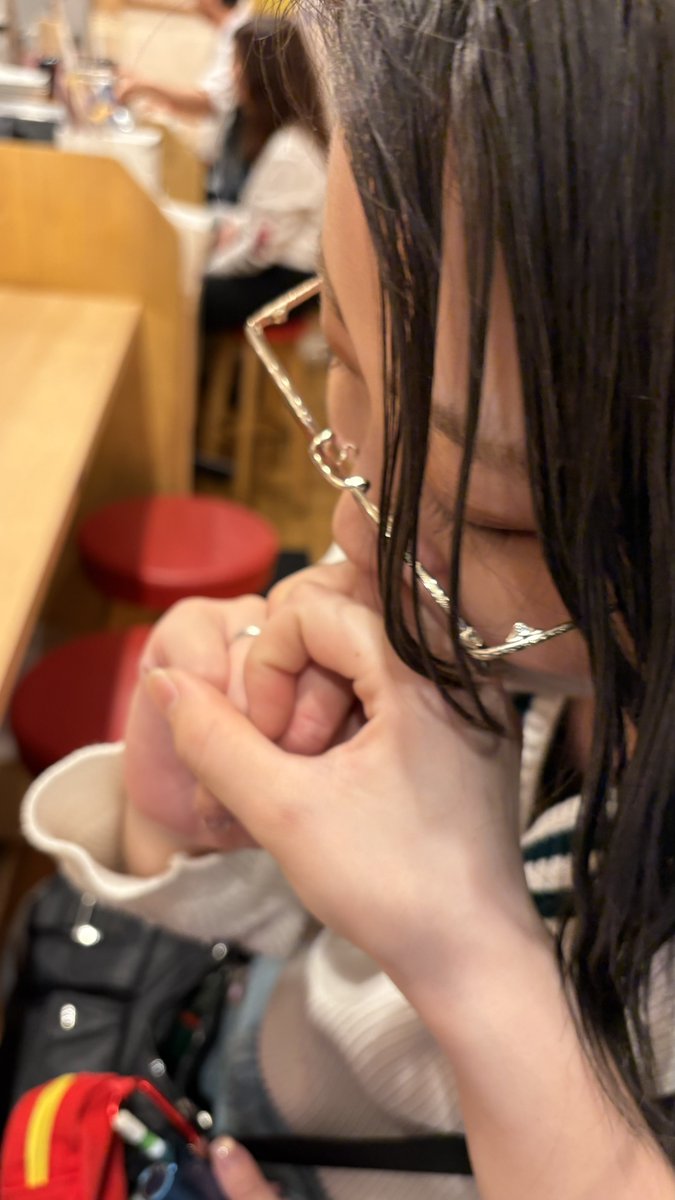 a__rs3's tweet photo. この時にも結婚しようねって言い合って、今は本当に結婚して幸せだね ·͜·
最近はテーブルだったりソファーだったり買い揃えて2人の部屋ができあがってきてるんるん🎶 https://t.co/B7xIgslVK6
