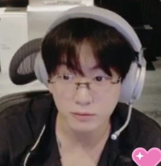 ju ᡣ𐭩 vai ver o bts! tweet media