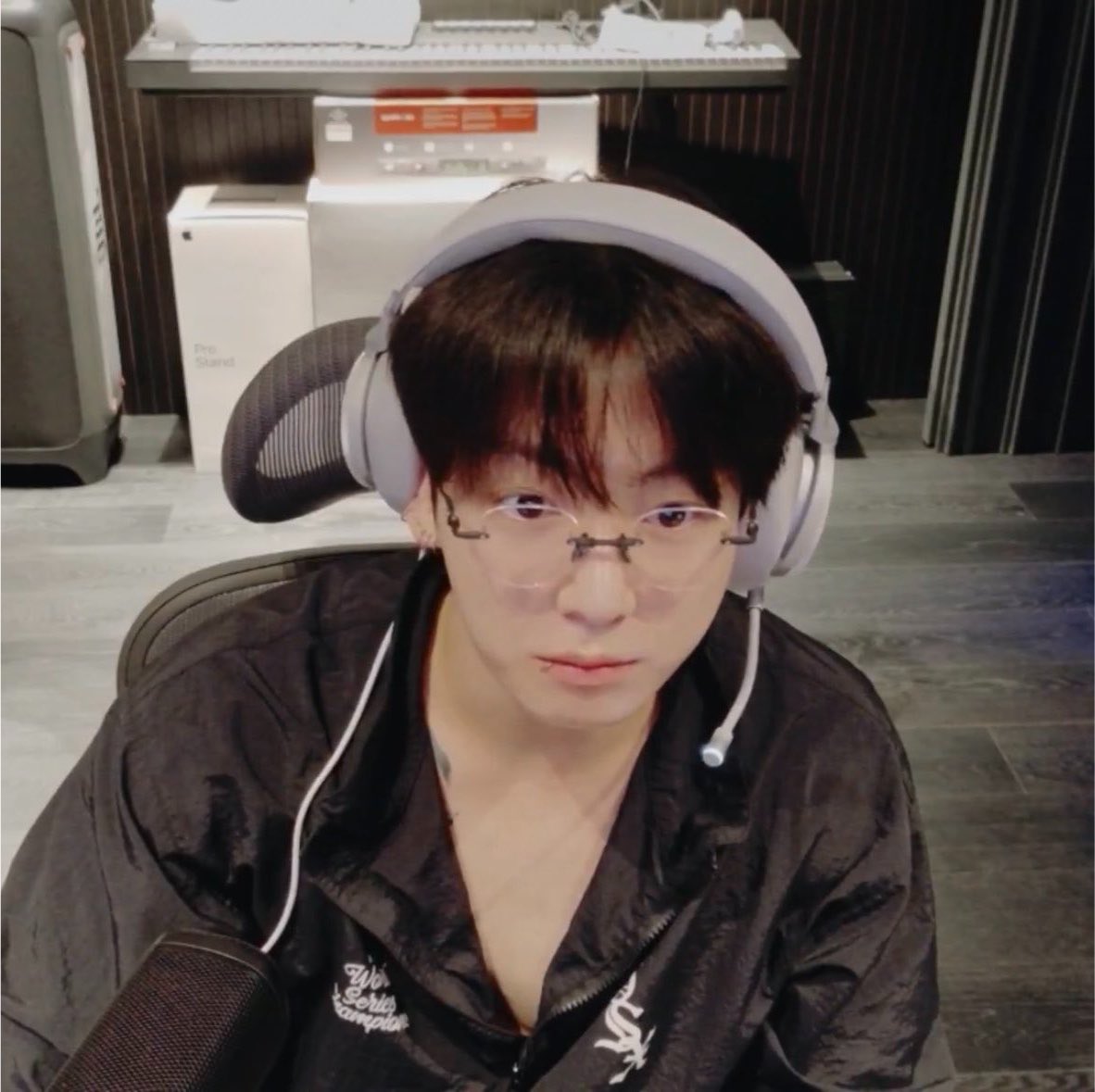 Supbnj's tweet photo. หน้าเหมือนอายุสตาฟไว้ที่ 18-19 หล่อสะอาดปราศจากเวรกรรมมาก บ้อกแบ้กเอ้ย https://t.co/bBubxkd8Yb