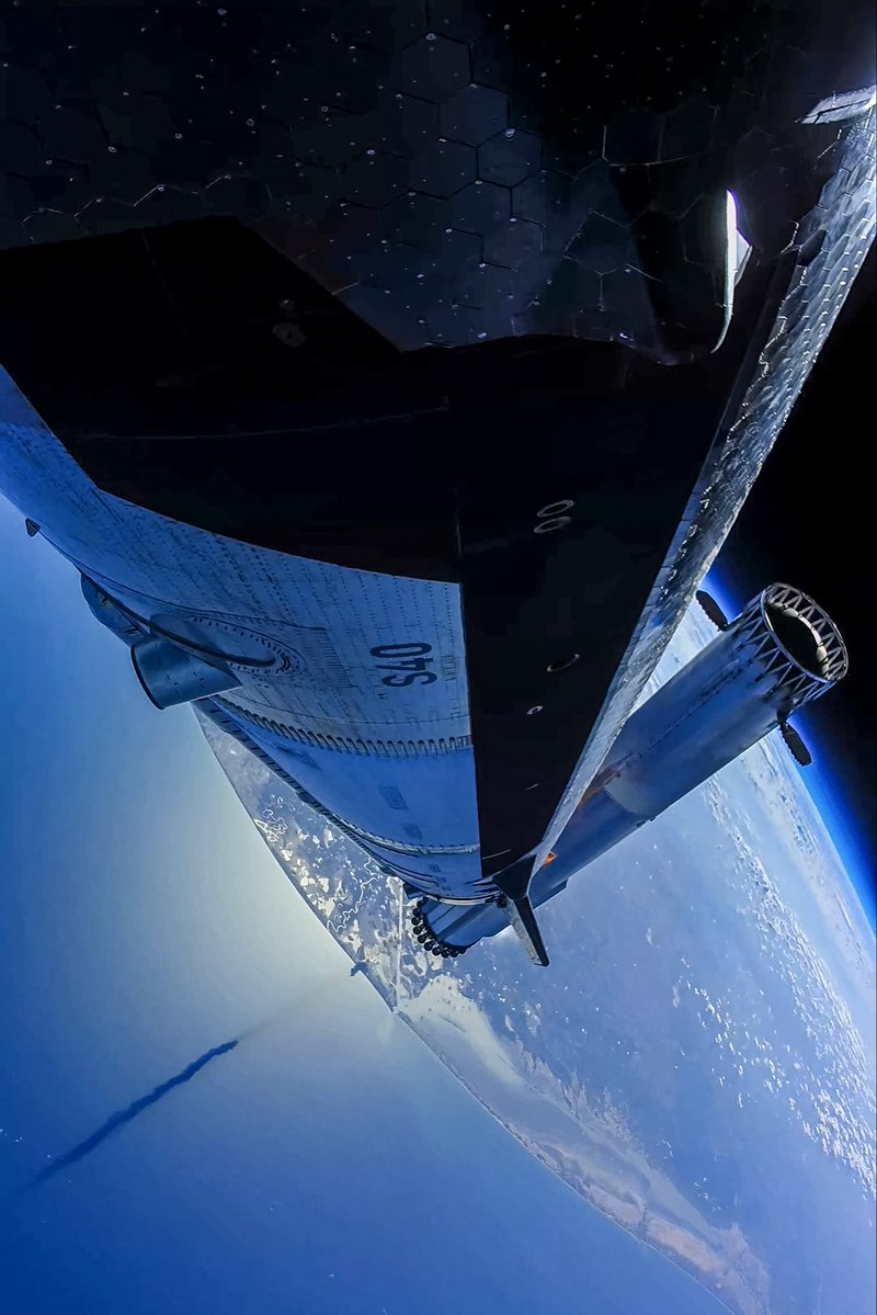 FelixSchlang's tweet photo. The scale of this image!!!

You can see the shadow of the launch cloud on the Gulf! 🤯 https://t.co/vuVLZhj3n5