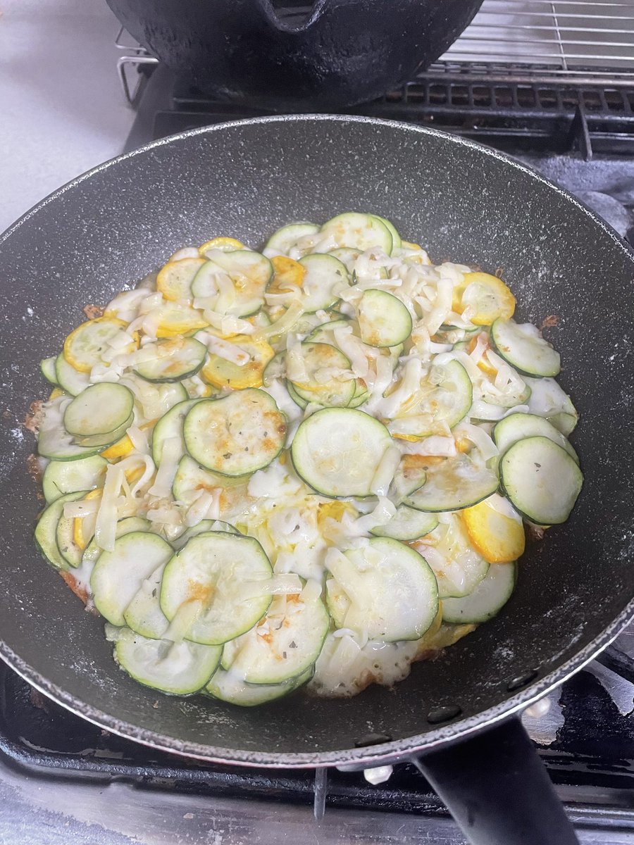 Yayoi_310's tweet photo. ズッキーニのガレット作ってみたら
予想外の美味しさ😋
暑すぎて食欲ない時いいかも☺️ https://t.co/xVM0WRqm4S