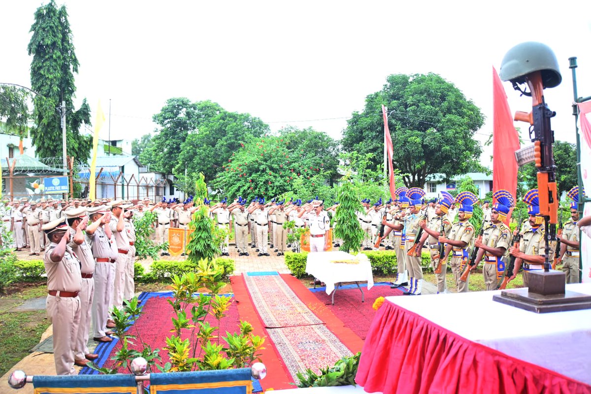 12Crpf's tweet photo. 12 BN CRPF has conducted "HOMAGE TO THE MARTYS,  SAINIK SAMMELAN, Volley ball &amp; Bhada khana" at HQ/12 Bn CRPF Nabarangpur on the occasion of 88 th CRPF RAISING DAY. Glimpses of event are as follows. #crpfday @crpfindia @OdishaSector @gccrpfsbp https://t.co/qQZO7uiT2Q