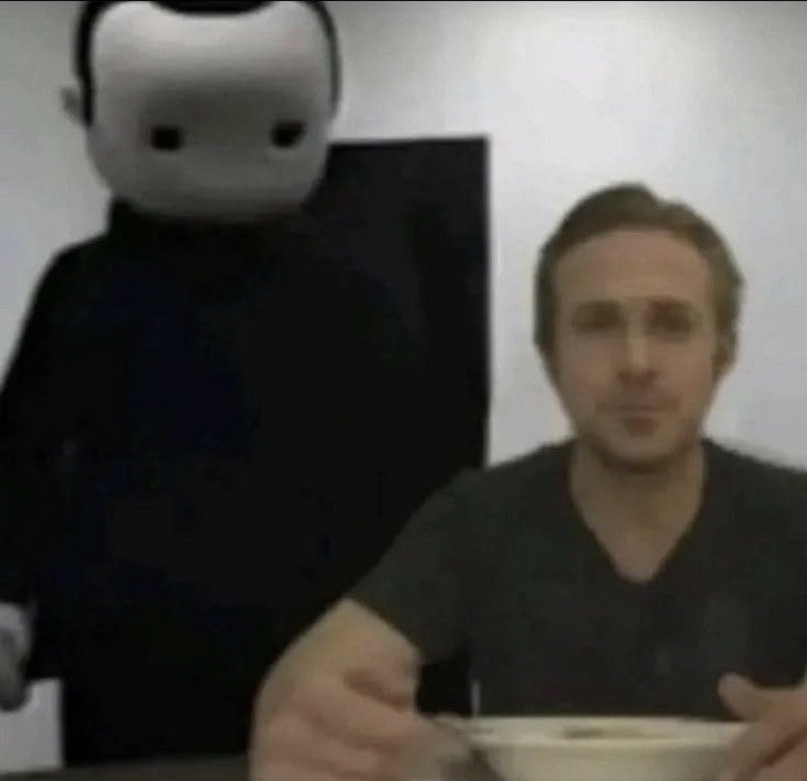 KwtMosta's tweet photo. Como me siento cuando me están obligando a comer https://t.co/SS8vykU7Oj