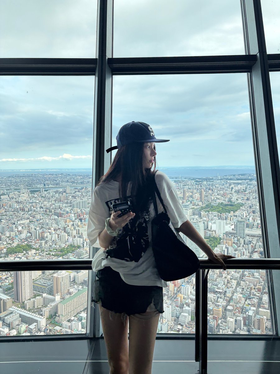 ILLIT_twt's tweet photo. 휴일✨️

#YUNAH #윤아 #ILLIT #아일릿 https://t.co/bxIMwJsyEg