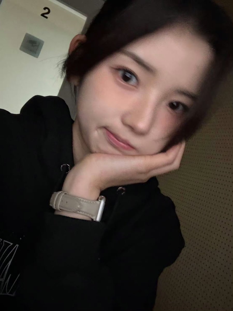 cake_another's tweet photo. 允许这张被sm选中的脸长大后唱姐姐真漂亮 https://t.co/esIb3MKnXk