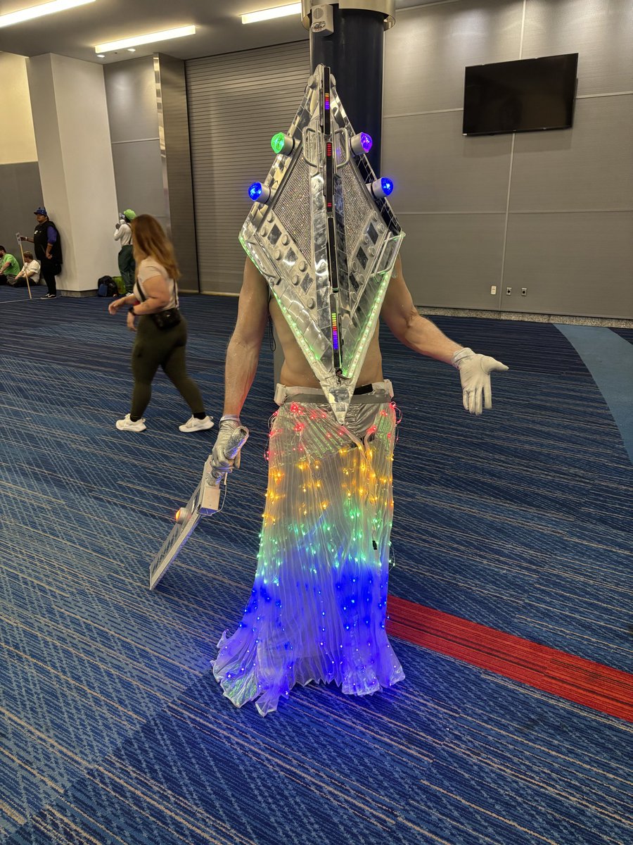 HtownInu's tweet photo. Anime Matsuir in Houston was so fucking fun, my first convention ever and it’s so worth it 👍👍 https://t.co/LV47jSYA0g