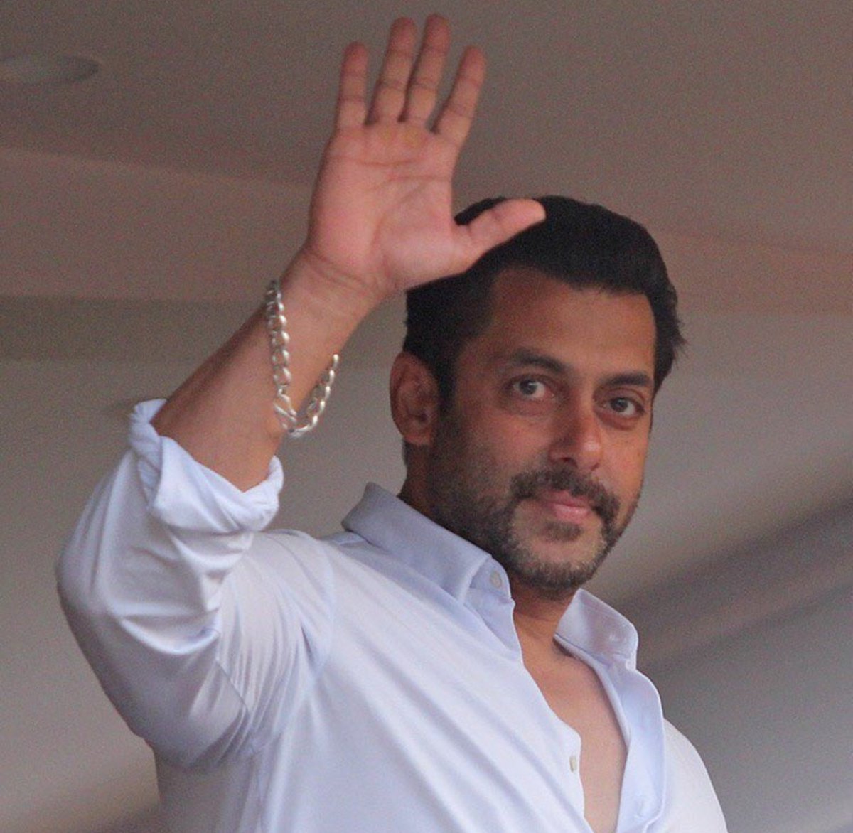 SAMTHEBESTEST_'s tweet photo. #SalmanKhan collaborates with SKFC to provide food and essential supplies to Assam's worst-hit areas.

For the last 10 10 days, the state has been battling one of its worst floods in recent years. Salman, who has been shooting for his next in Mumbai, has come forward to provide essentials to the needy.