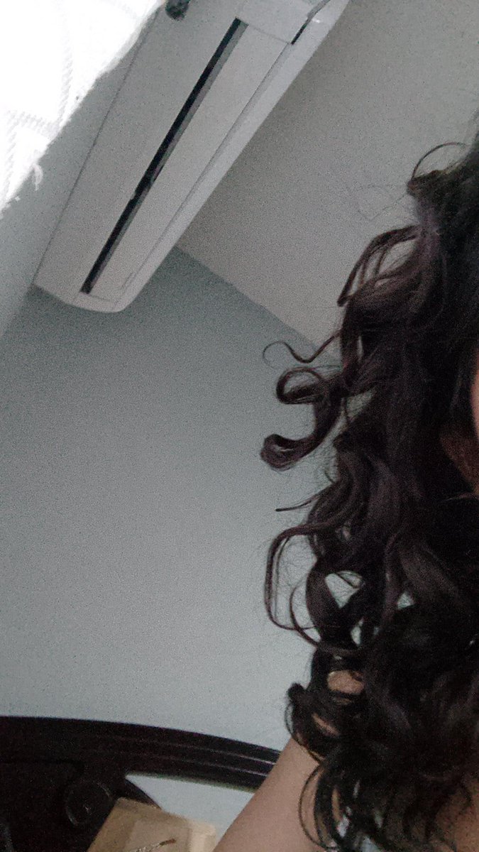 NepoReis_'s tweet photo. @ixchelixchelo Este es mi pelo natural uwu https://t.co/4PJpibET88