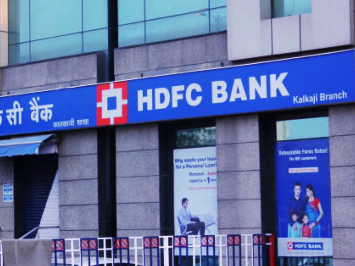 sandy12leo's tweet photo. HDFC Bank Fines &amp; Warns CEO, Others Over MSRDC Issue

https://t.co/Np773N8dqD

Stay updated on daily business news and personal wealth management ideas with the ET ePaper App. -
 https://t.co/nN6uJ3x1mz https://t.co/h5qEKqNlZd
