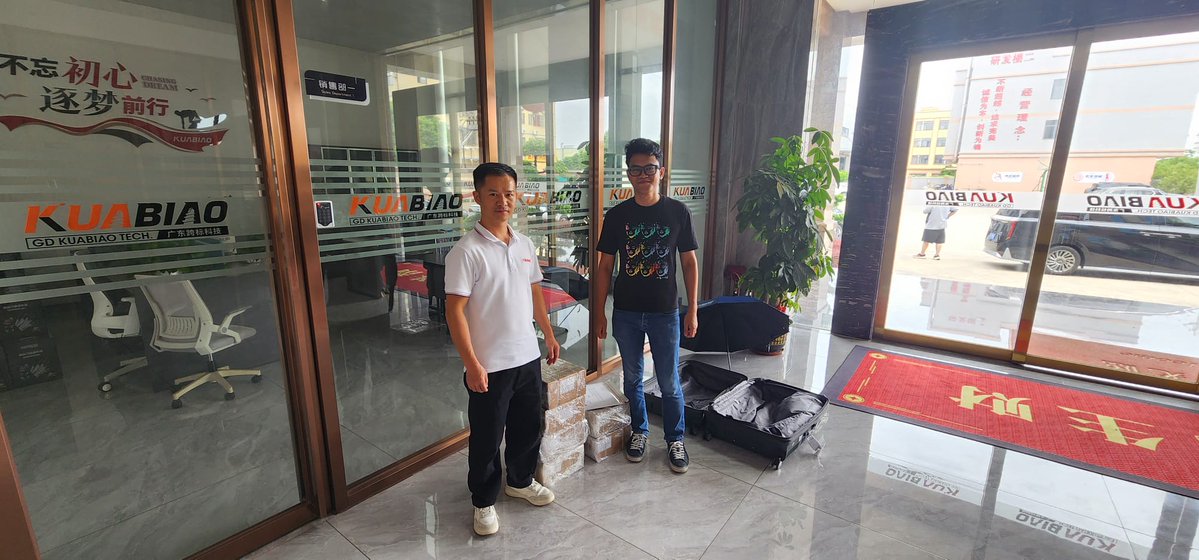 Declarators_'s tweet photo. 🚀 From Guangzhou to Amsterdam: Another Time-Critical Handcarry Mission Accomplished

Earlier last week, Declarators Pte Ltd was entrusted with an urgent On-Board Courier (OBC) assignment requiring a critical shipment to be collected in Guangzhou 🇨🇳 and delivered to Amsterdam 🇳🇱 https://t.co/0qNDAxndyu