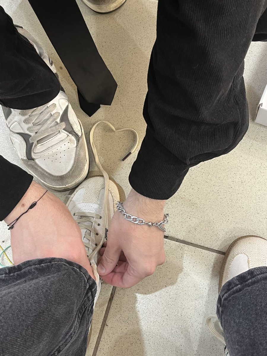 dolilivs's tweet photo. au #brimiga 🐜🍓 | babydoll ⊹ ࣪ ˖ ♡

bri y mando han sido los mejores amigos de años, el sentimiento de amistad era mutuo; hasta que un despertar sucedió.

o

donde hormi experimenta su lado fem, despertando dudas en el ojiverde. https://t.co/NjXMjOGCgk