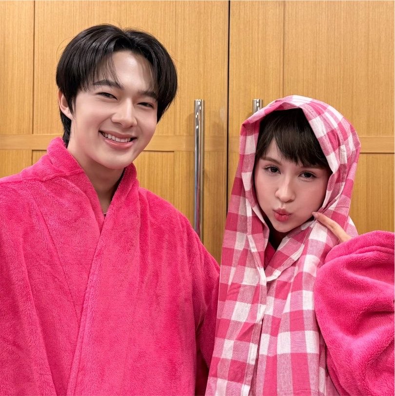 ppetchsp's tweet photo. น้องน้อยกับยัยแก้ว อยุ่ด้วยกันละน่ารักมาก ๆ ㅜ ㅜ but ฟิตติ้งแฮนน่าผมทอง แต่ถ่ายผมดำ พาร์ทอดีตตอนเด็กหยอ 🤏🏻

HUG E LHEE Q1
#มนต์รักฮักอีหลีเปิดกล้องเด้อค่ะ
#ZeeNuNew დ #ZeePruk #NuNew https://t.co/u5EopmcG5t