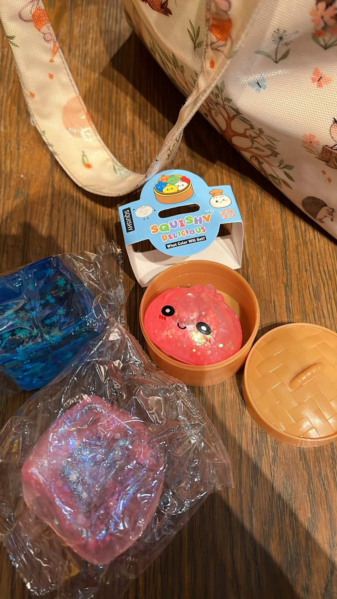 esyngwn's tweet photo. OPEN FOR  SQUISHY PASABUY !

collecting orders til thurs 

small bun bao - 85
cube - 85
butter - 2 for 250
cheese - 85

- payo / til thurs 
- will buy on fri
- +20 per item pasabuy fee https://t.co/3INzLL7DRS