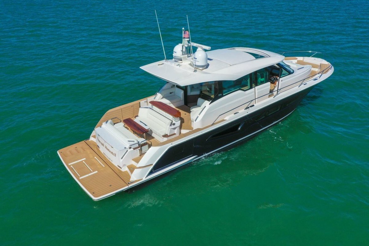 globalyachtex's tweet photo. Experience Tiara's flagship in style. ⚓The 2023 Tiara EX 60 TRANQUIL MOMENTS II pairs luxury, versatility, and performance with a Flag Blue hull, Seakeeper, FLIR, Bow Thruster, 3 staterooms, and expansive entertaining spaces built for unforgettable adventures. https://t.co/xraWN68QTB