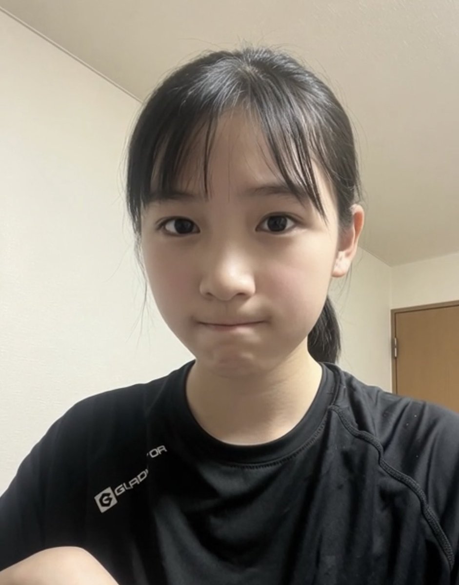 musubi444's tweet photo. リヤカーの取り付け位置が前よりﾁｮﾄ高くなってるんすが ダンボールとペットボトルを無人リサイクルに持ってく為に試し走行,,,と思たらタイヤの空気無かった！ま！重く無いしいっかと思て走ったら見事にリヤカー横転！とりあえず空気入れて様子見ですよ。位置の調整もしないとなぁ(*´-`) https://t.co/jr9FNOVwgh