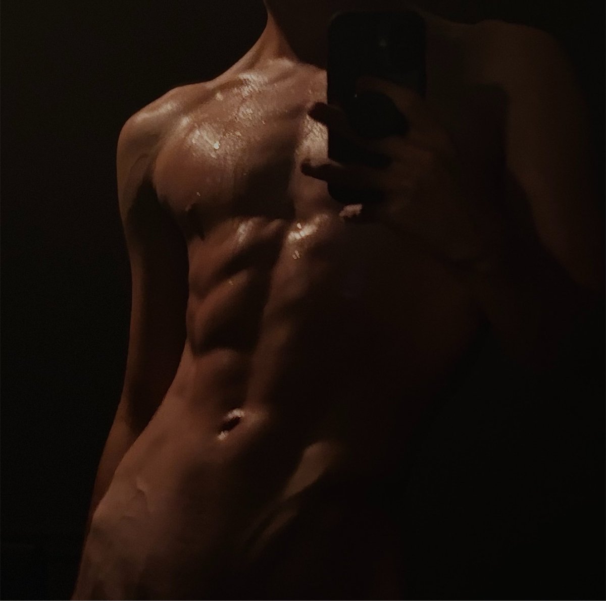 thattwink8's tweet photo. that workout felt so good
I just did some ab stuff tonight so I can ease back into it https://t.co/fc6xBYToTI