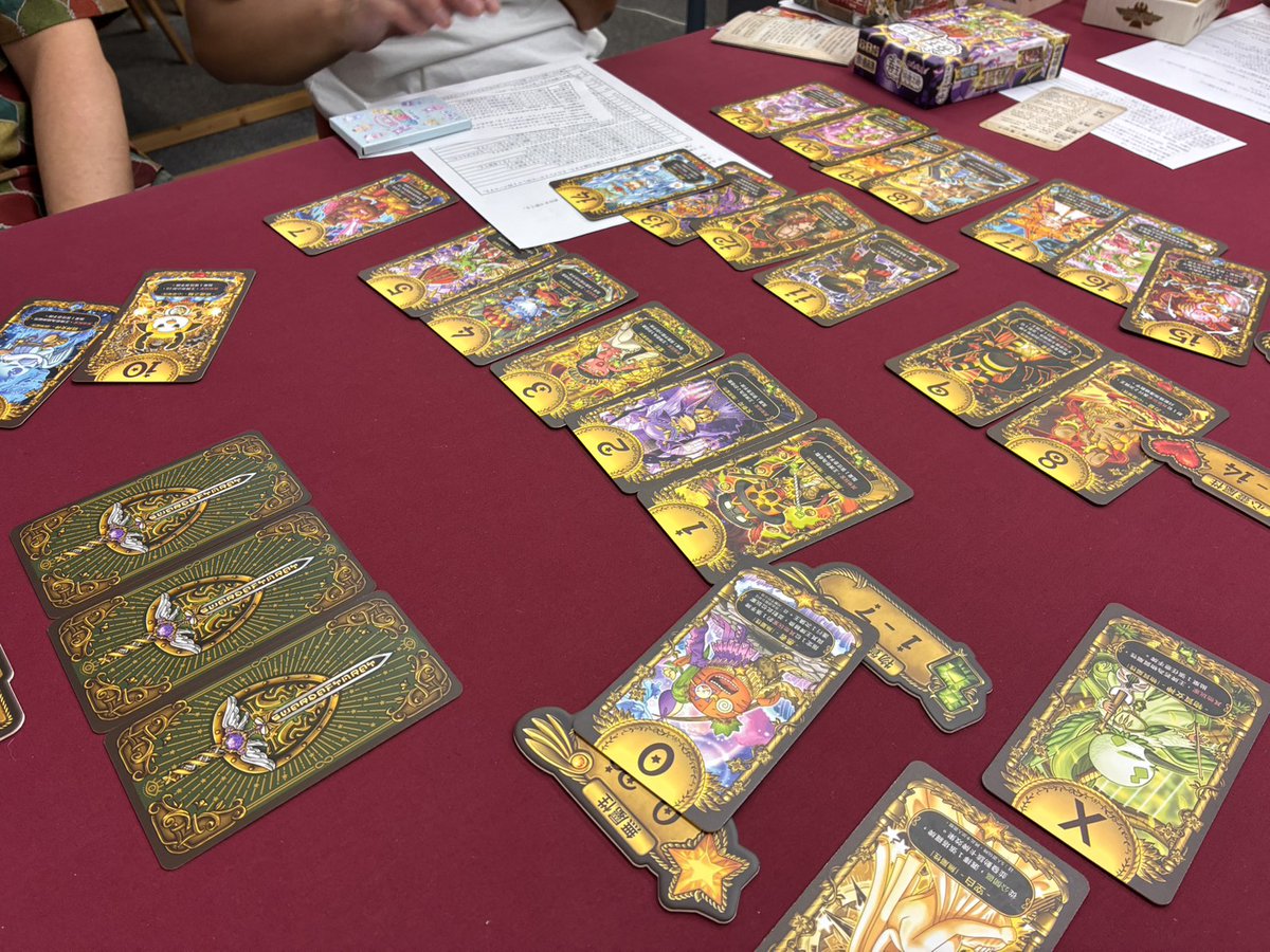 BokuyadoKyoto's tweet photo. 遅くなりましたが、先週の土曜日ゲイセン台湾ボードゲーム会で遊んだゲーム。
靈光乍現
宇宙人アイドルのゲーム(名前覚えてません><)
アートシーブス
ダンジョンパーティ
天地牌
タクタビ
101塊起司
吾王：塔羅之戰
芋頭天堂
同卓の方ありがとうございました！
アートシーブスとダンジョンパーティ樸宿で遊べるので、興味がある方是非遊びにきてください。