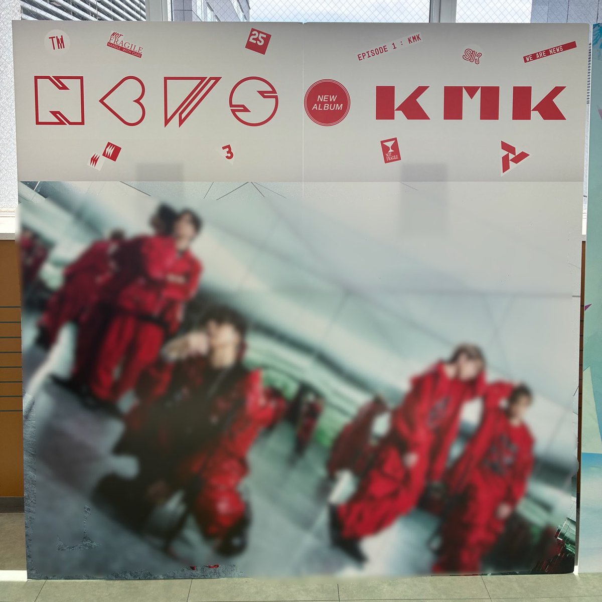TOWER_Hiroshima's tweet photo. 【#NEWS】

アルバム『KMK』入荷しました✨

🎁特典:KMKステッカー &amp; WE ARE NEWSメッセージステッカー

🌟発売記念施策🌟
◇ソロポスター掲示
◇特大看板設置
https://t.co/1btmXGqk8x
🌟NEWS「WE ARE NEWS BOARD」プロジェクト🌟
https://t.co/3TT9Z0wOFl https://t.co/LZShO3hDMm