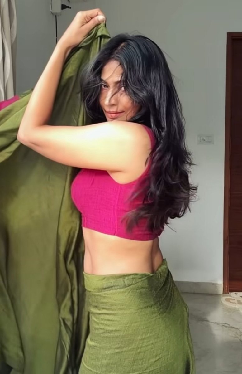 Actress_G0AT's tweet photo. Vijaya Lakshmi 🤤🥵

43 years old mommy structure https://t.co/B2qqbXpzaD
