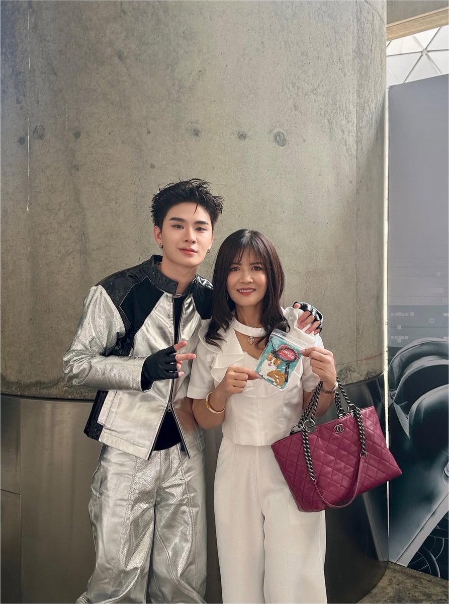 lulooyayaa's tweet photo. รู้กัน https://t.co/72asAVW4PF