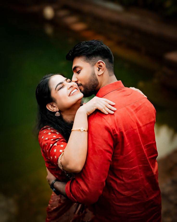 rajjappu's tweet photo. ஒரு துளி தேனும்
உன் அருகாமையும்
ஒன்று தான்
எவ்வளவு
இனிமையானது ♥️
#என்னவளே 💃 https://t.co/nVnuIveTL0