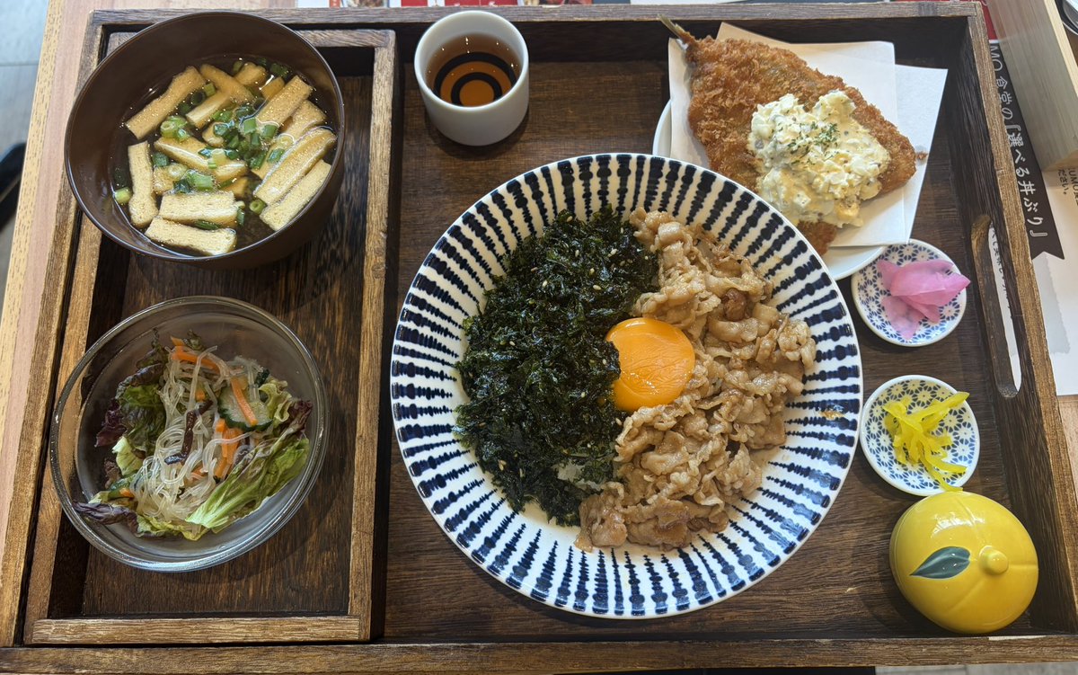 F5fq3A7e's tweet photo. 先輩とご飯！
自分で定食をカスタムできるのめちゃ良かった☺️
全部美味しかった😋 https://t.co/DT9On35ybL