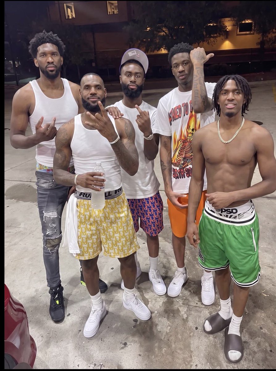 Danakin586517's tweet photo. @JoelEmbiid we also getting one right gang https://t.co/WeyYc3vd9n