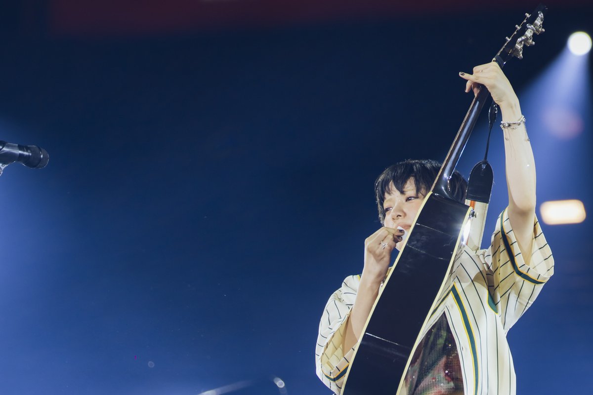 TOWER_Online's tweet photo. あいみょん、10周年凱旋ライヴ「AIMYON 10th anniversary LIVE 2026「、、、」IN 阪神甲子園球場」開催。「4年越しの約束」果たしたメモリアル・ライヴのレポートが到着

https://t.co/0ep6gioWdf

#あいみょん #あいみょん10th
#てんてんてん
#タワレコオンラインニュース https://t.co/v6hRhe5vKi