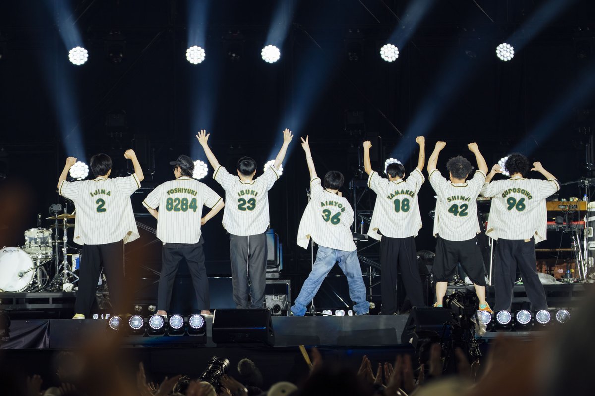 TOWER_Online's tweet photo. あいみょん、10周年凱旋ライヴ「AIMYON 10th anniversary LIVE 2026「、、、」IN 阪神甲子園球場」開催。「4年越しの約束」果たしたメモリアル・ライヴのレポートが到着

https://t.co/0ep6gioWdf

#あいみょん #あいみょん10th
#てんてんてん
#タワレコオンラインニュース https://t.co/v6hRhe5vKi