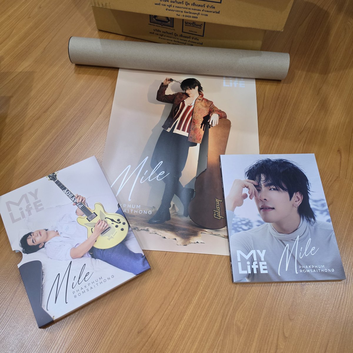bowpuff_beaubo's tweet photo. Hello Handsome 💚

หนังสือ MY LIFE : MILE PHAKPHUM PHOTOBOO มาส่งแล้วนะคะ มายหล่อมาก มีเล่มเดียวจะไปพอไร จริงมั้ย 🫶🏻

#MyLifexMilePhakphum 
#MilePhakphum https://t.co/j2idNwL9IG